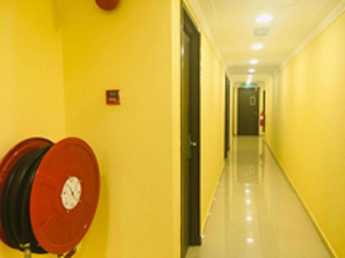 City Times Inn Seri Kembangan Bagian luar foto
