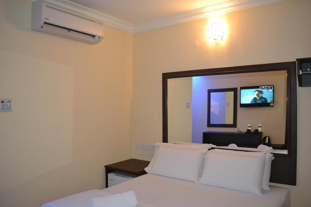 City Times Inn Seri Kembangan Bagian luar foto