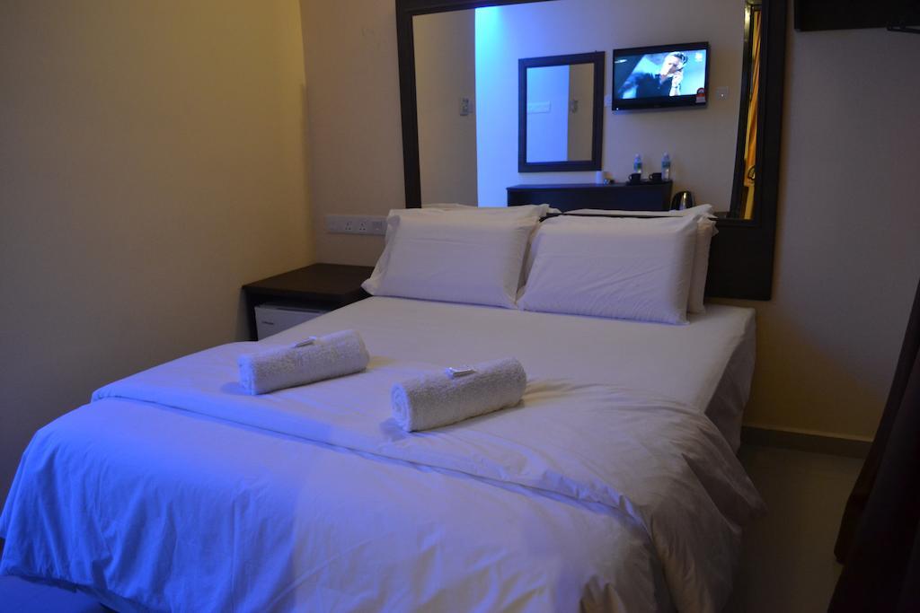 City Times Inn Seri Kembangan Bagian luar foto