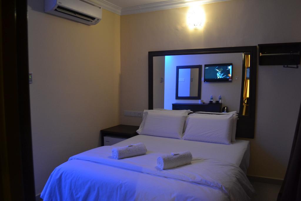 City Times Inn Seri Kembangan Bagian luar foto